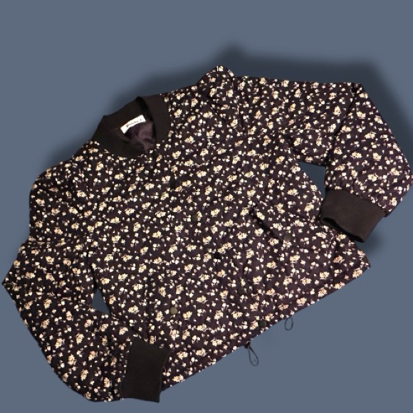 ✨HP✨EUC Vernacular Floral Back/Yellow Puff Sleeve Varsity Jacket. Small - Picture 2 of 13